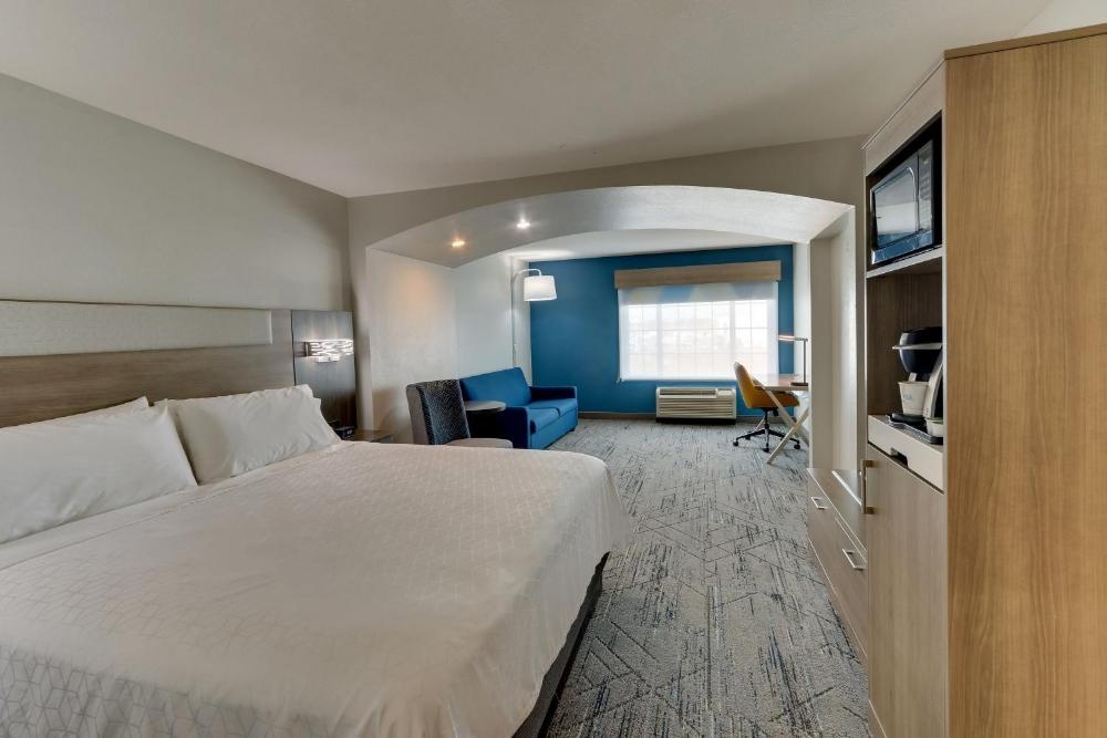 Holiday Inn Express & Suites - Ardmore, an IHG Hotel Image 16
