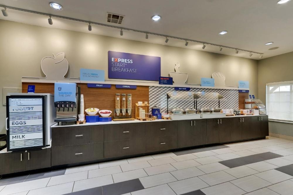 Holiday Inn Express & Suites - Ardmore, an IHG Hotel Image 19