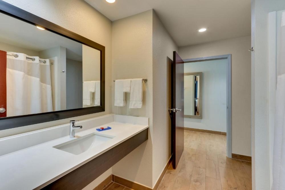 Holiday Inn Express & Suites - Ardmore, an IHG Hotel Image 36