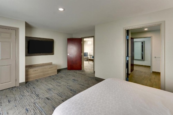 Holiday Inn Express & Suites - Ardmore, an IHG Hotel image 10