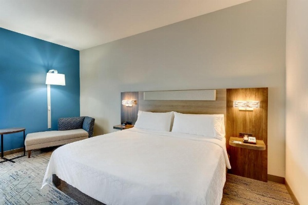 Holiday Inn Express & Suites - Ardmore, an IHG Hotel image 13