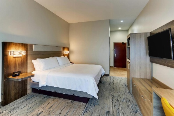 Holiday Inn Express & Suites - Ardmore, an IHG Hotel image 31