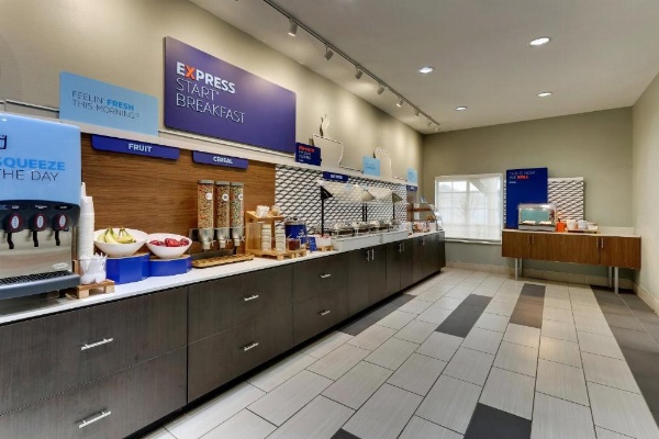 Holiday Inn Express & Suites - Ardmore, an IHG Hotel image 37