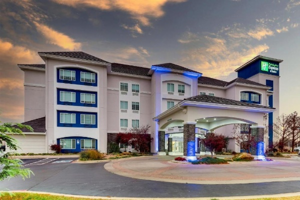 Holiday Inn Express & Suites - Ardmore, an IHG Hotel image 40