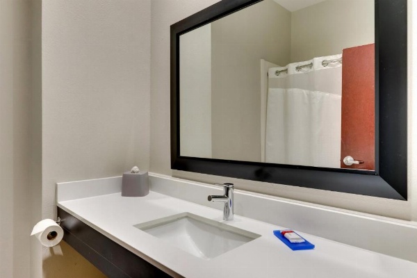 Holiday Inn Express & Suites - Ardmore, an IHG Hotel image 8